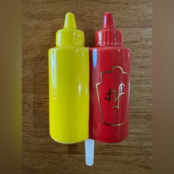 Nora Fleming Other - Nora Fleming Main Squeeze Mini (Ketchup & Mustard)